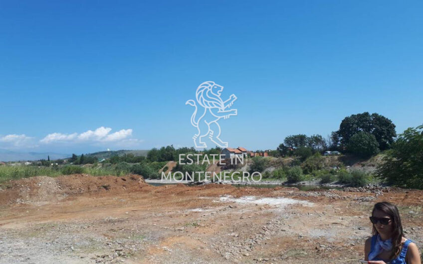 For Sale 908 sqm Land in Podgorica Near Moraca River